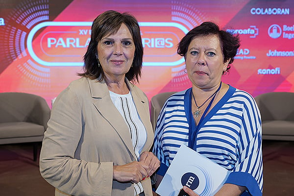 Carmen Martínez and Elena Lete, PNV deputy and president of the Health Commission of the Basque Parliament.