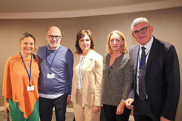 Sara Jaurrieta, spokesperson for the PSC in the Health Commission of the Catalan Parliament; Miguel González de Legarra, deputy of the Parliament of La Rioja; Carmen Martínez; María Somalo, PSOE Health spokesperson in the Parliament of La Rioja and former Health Minister; and Ángel Tomás Godoy, spokesperson for the PSOE in the Health Commission of the Cortes of Castilla-La Mancha.