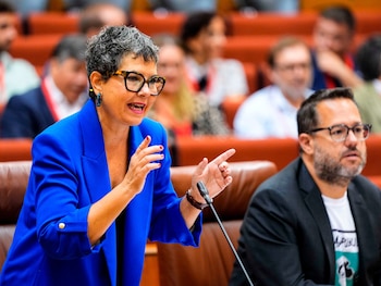 Maribel Mora and José Ignacio García, the two Adelante Andalucía deputies in the regional parliament. (Joaquín Corchero/Parliament of Andalusia)