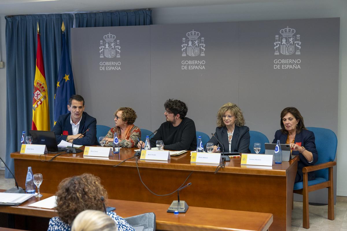 Mesa redonda en la que intervinieron diferentes representantes institucionales.