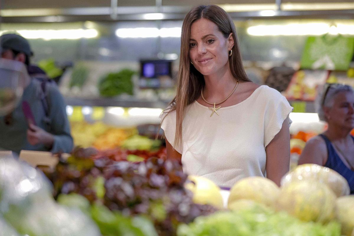 Emily Costa, ayer en el Mercat de l’Olivar, en Palma.