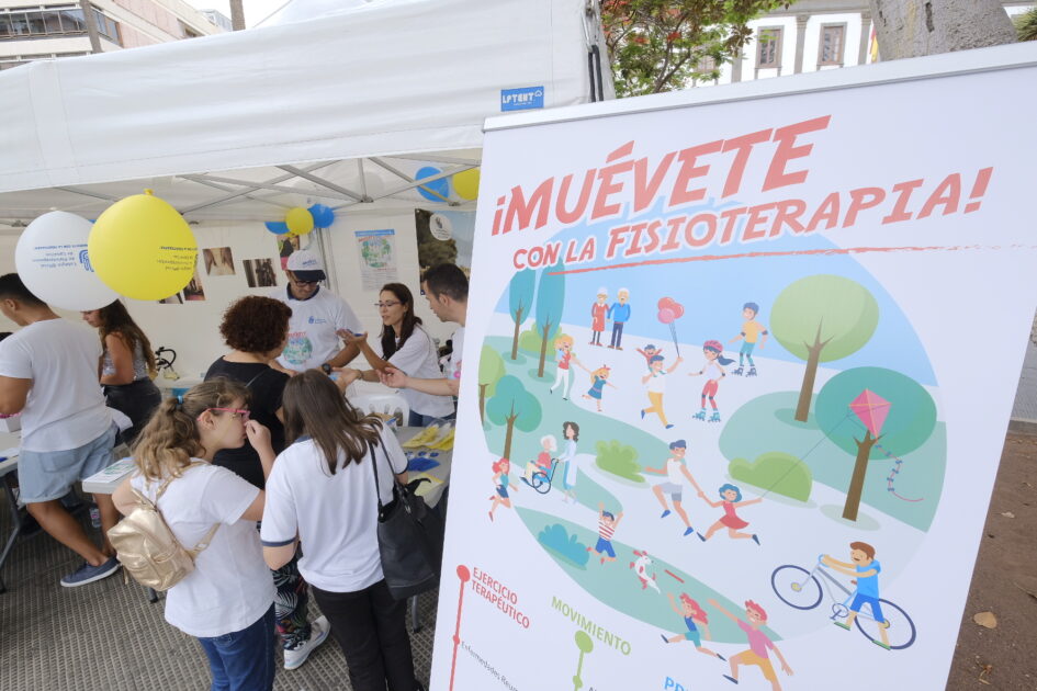 The Health Fair, organized by Canary Islands physiotherapists, invites society to address life and pain actively